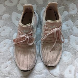 adidas pink sneakers